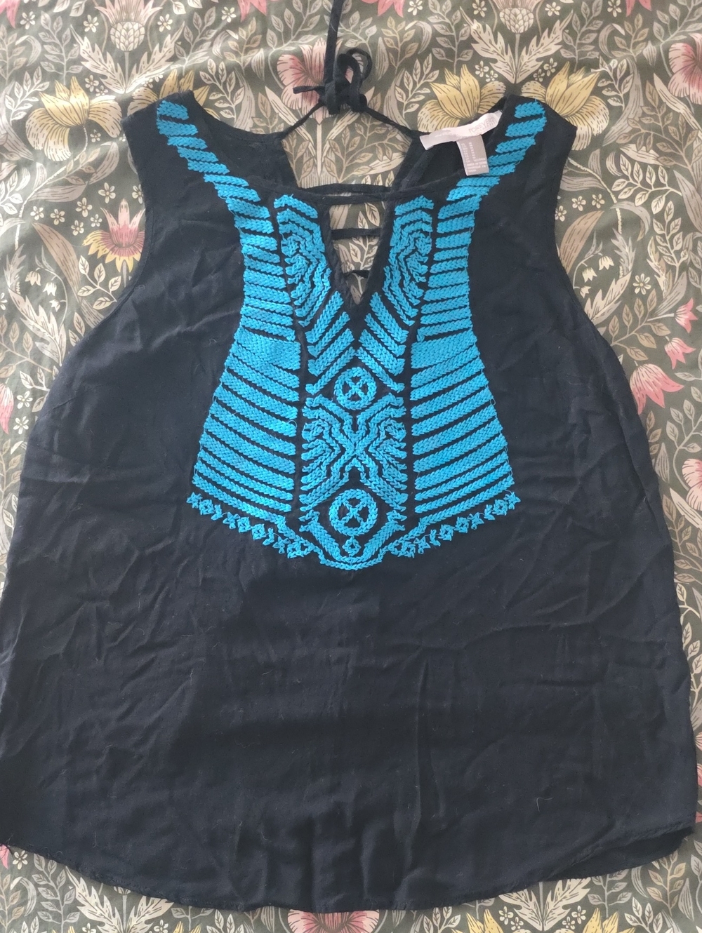 Forever 21 Black Sleeveless Tank with Turquoise Embroidered Front